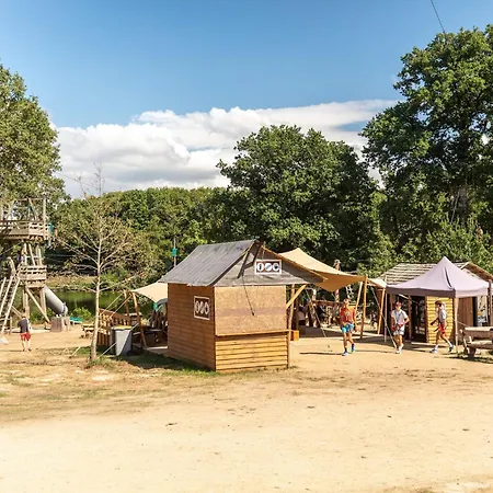 Chateau La Foret Saint-Julien-des-Landes