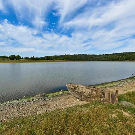 Chateau La Foret * Saint-Julien-des-Landes