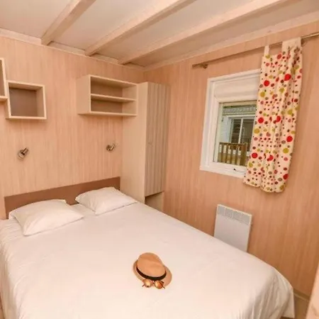 Chateau La Foret Kemping Saint-Julien-des-Landes