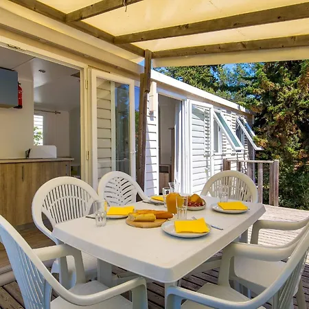 Chateau La Foret * Saint-Julien-des-Landes