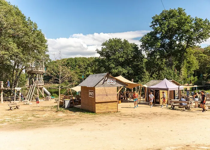 Chateau La Foret Saint-Julien-des-Landes