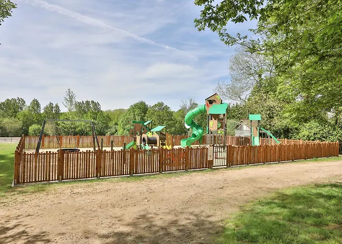 Chateau La Foret Saint-Julien-des-Landes