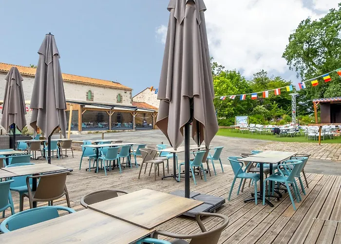 Camping Chateau La Foret Saint-Julien-des-Landes