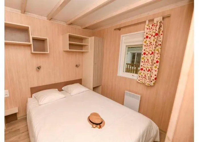 Chateau La Foret Camping Saint-Julien-des-Landes