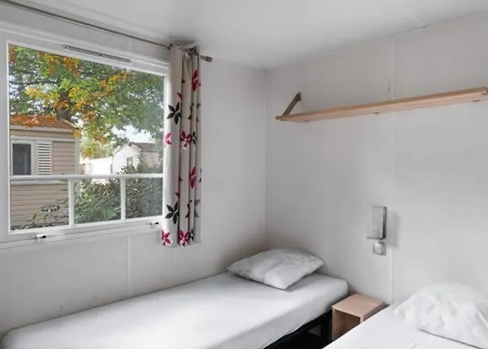 Chateau La Foret Saint-Julien-des-Landes